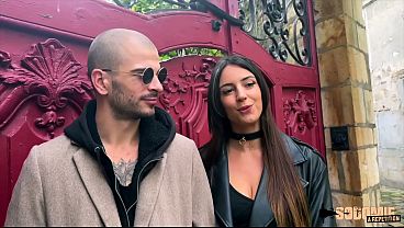 Vénus, bombe atomique, s’offre une baise anale très hard